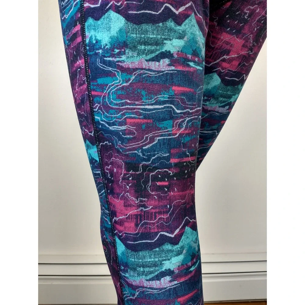 Patagonia Crop Leggings Gorpcore Womens Medium Purple Teal Mountain Print Yoga - Picture 5 of 16
